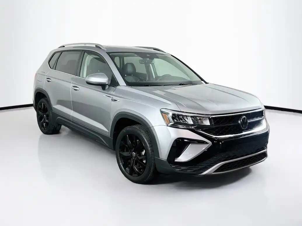 2024 Volkswagen Taos 1.5T SE's photo