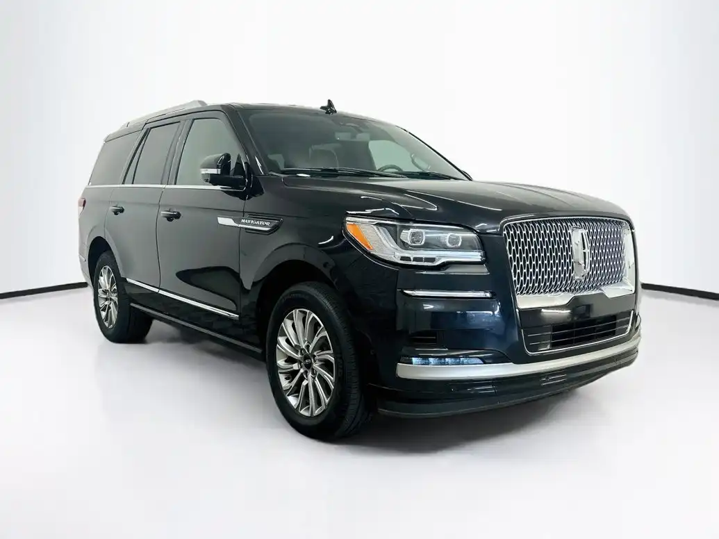 2024 Lincoln Navigator Premiere AWD's photo