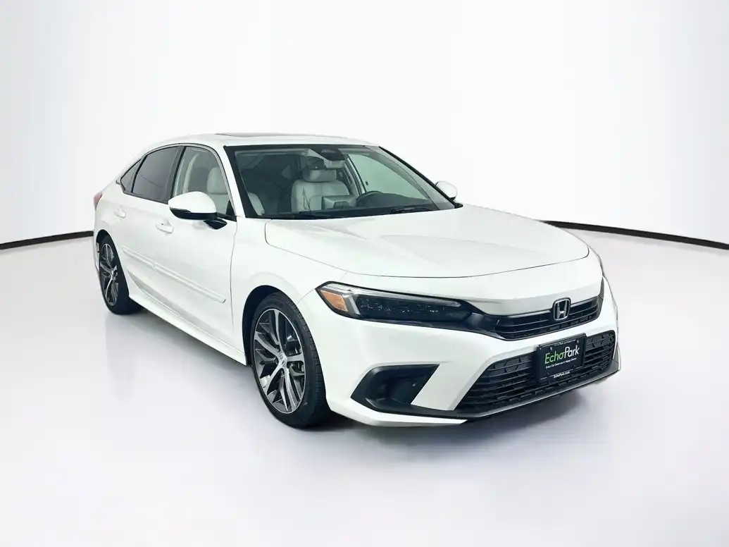 2022 Honda Civic Touring CVT's photo