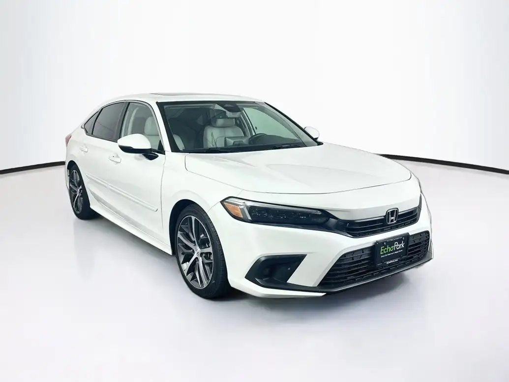 2022 Honda Civic Touring CVT's photo