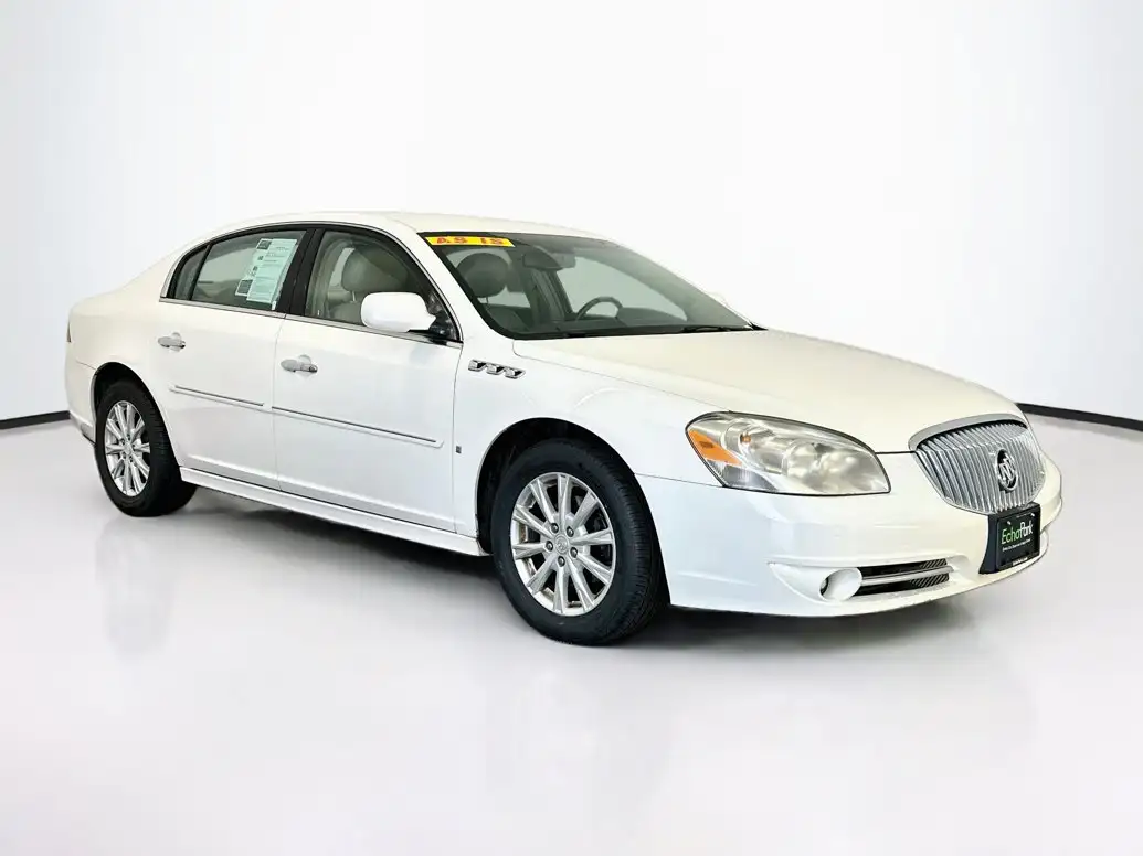 2010 Buick Lucerne CXL's photo