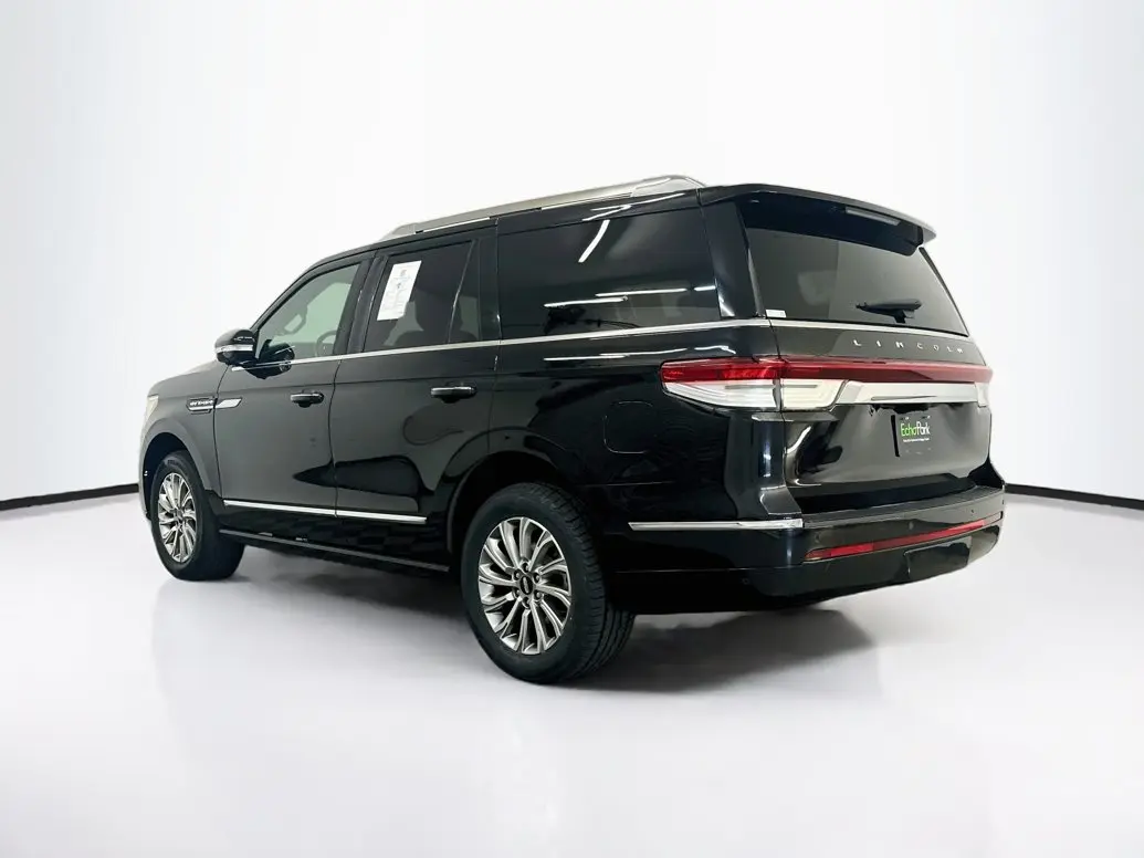2024 Lincoln Navigator Premiere AWD photo 5
