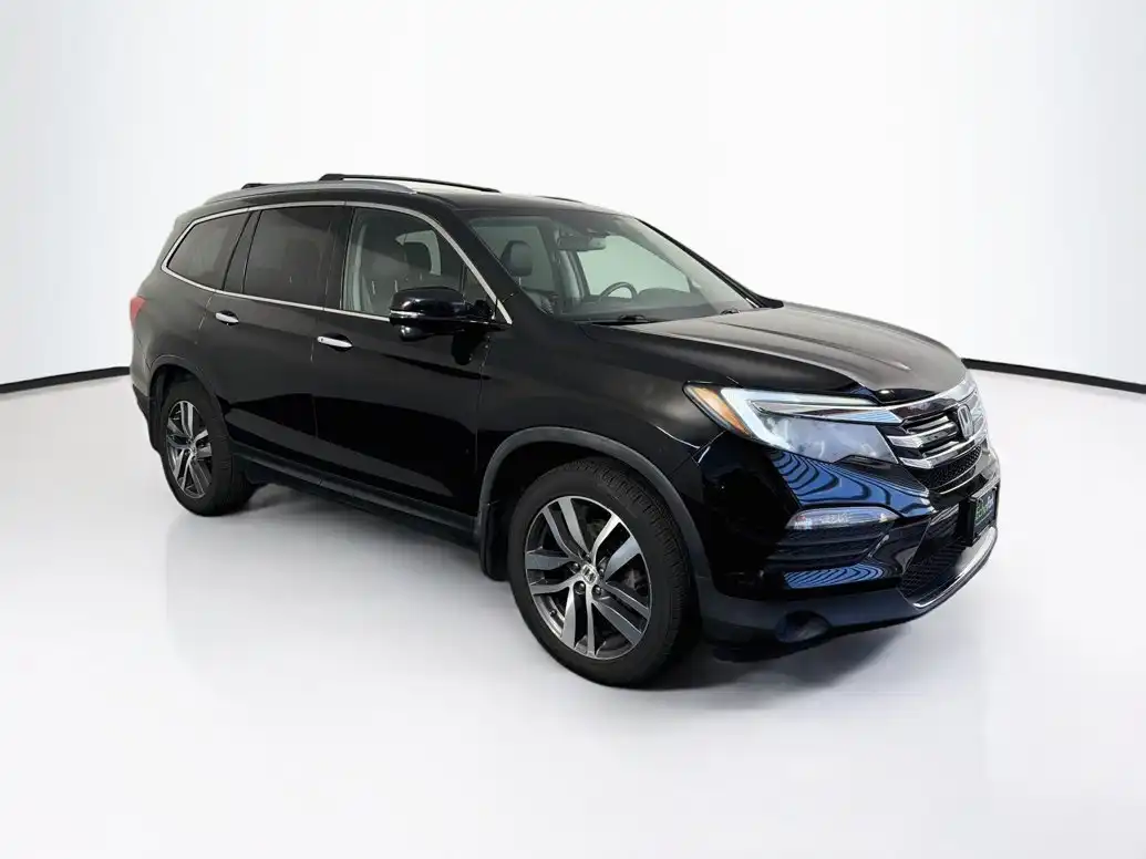 2017 Honda Pilot Touring 4WD's photo