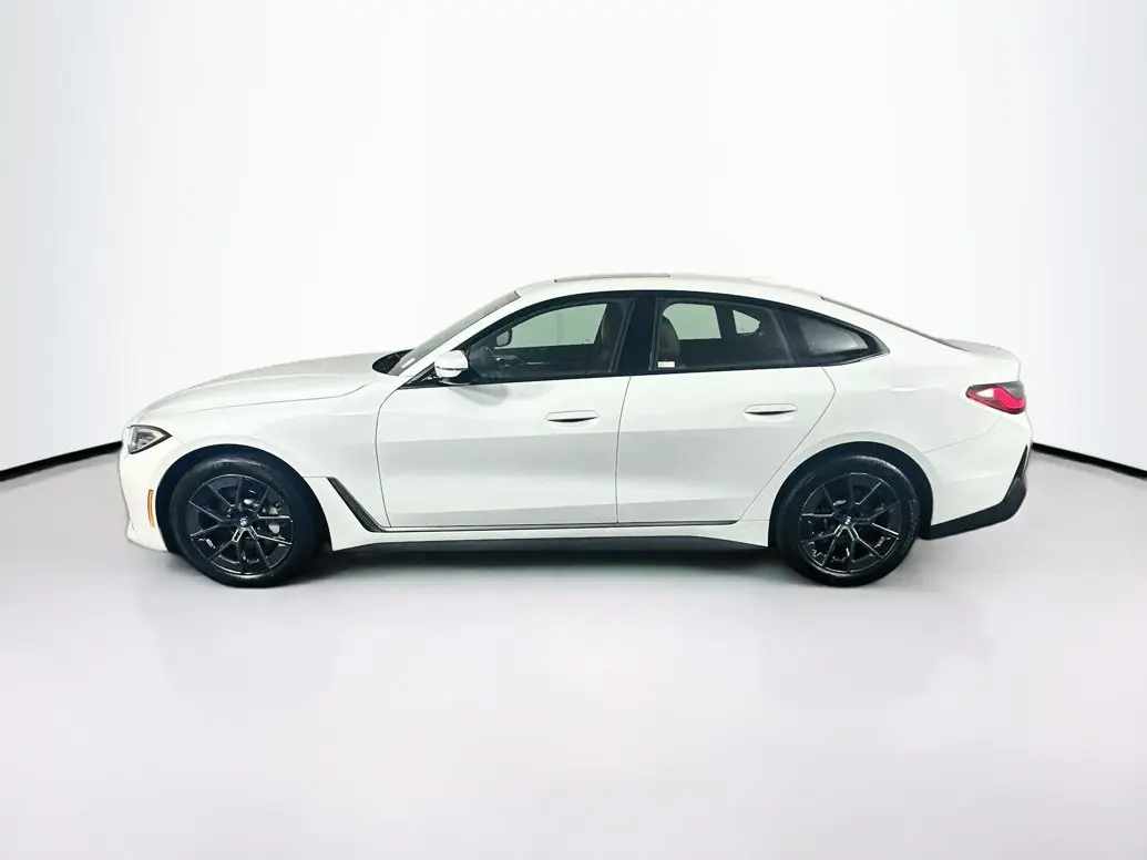 2023 BMW i4 eDrive35 photo 4