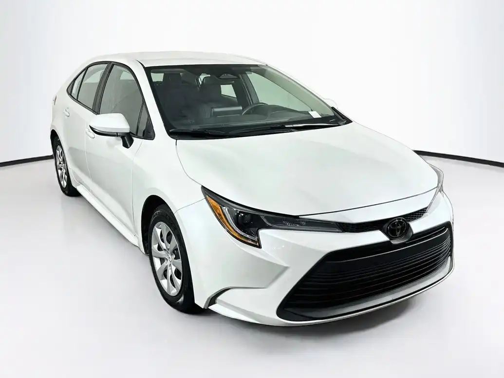 2025 Toyota Corolla LE CVT's photo