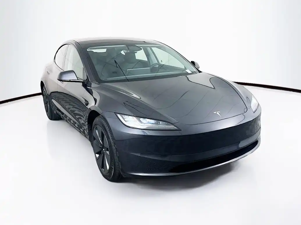 2025 Tesla Model 3 Long Range's photo