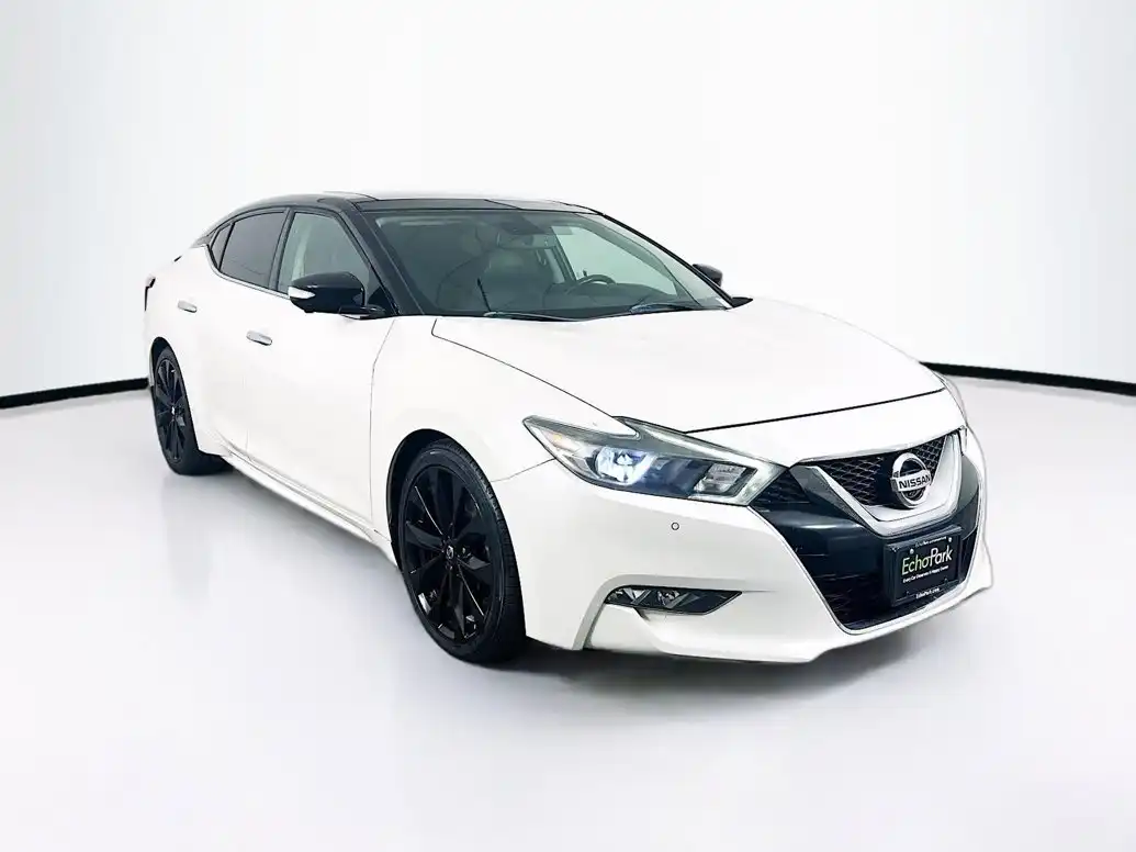 2017 Nissan Maxima Platinum's photo