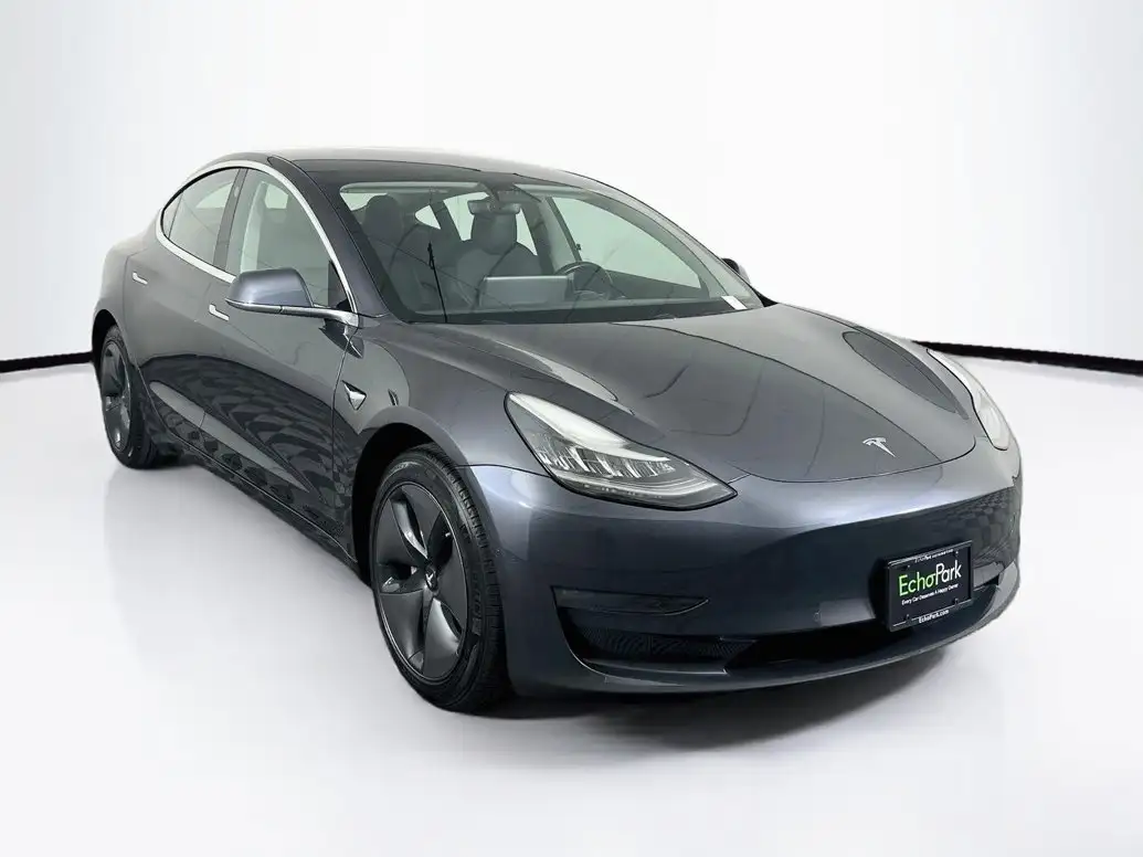 2018 Tesla Model 3 Long Range's photo
