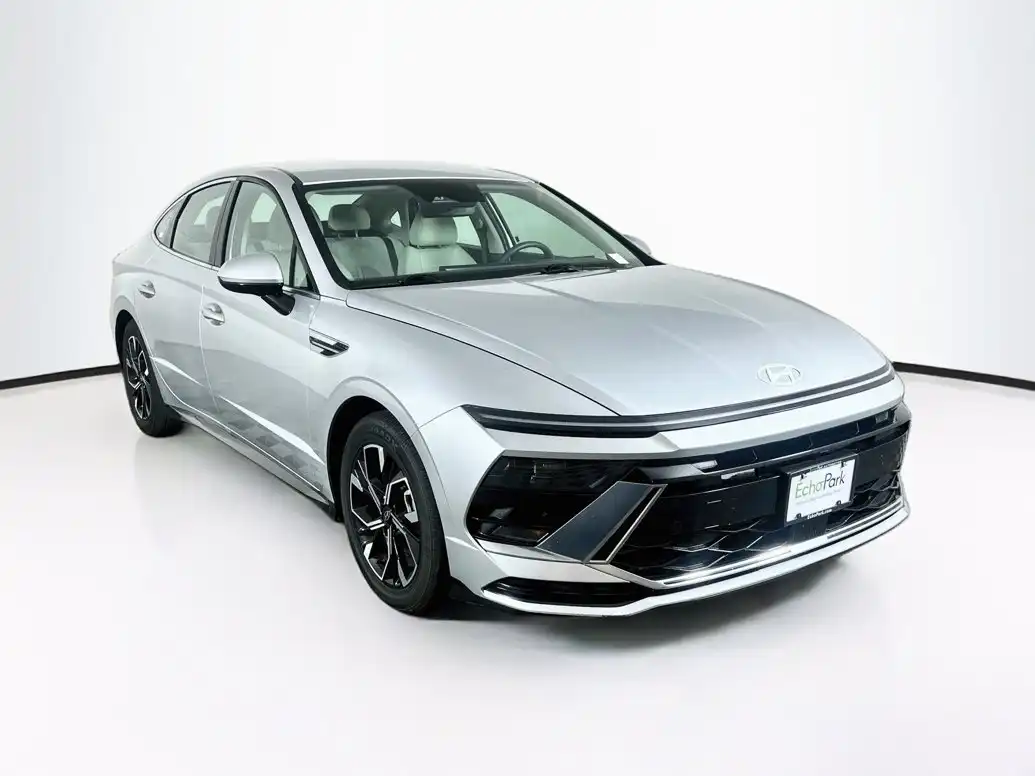 2025 Hyundai Sonata SEL's photo