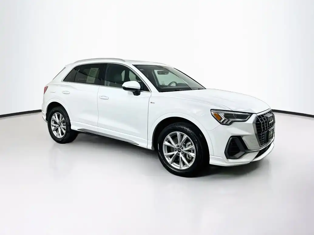 2024 Audi Q3 45 TFSI S Line Premium quattro's photo