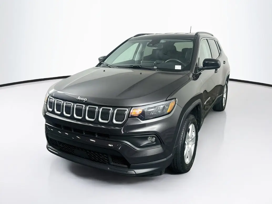 2022 Jeep Compass Latitude 4WD photo 3