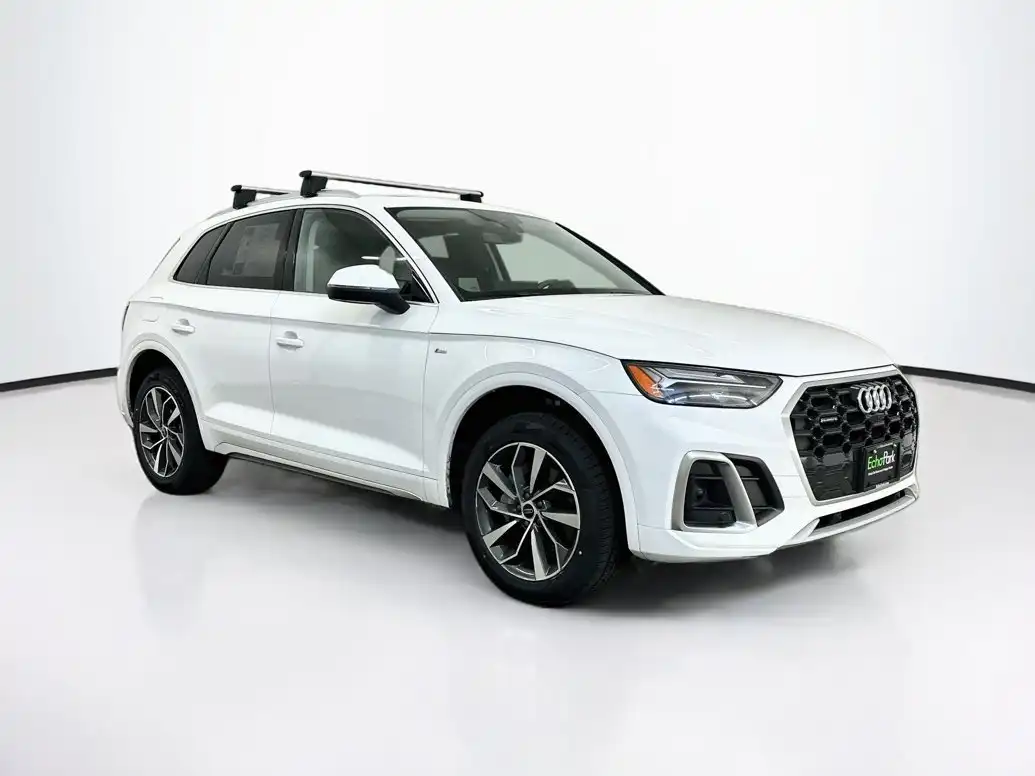2024 Audi Q5 45 Premium Plus's photo