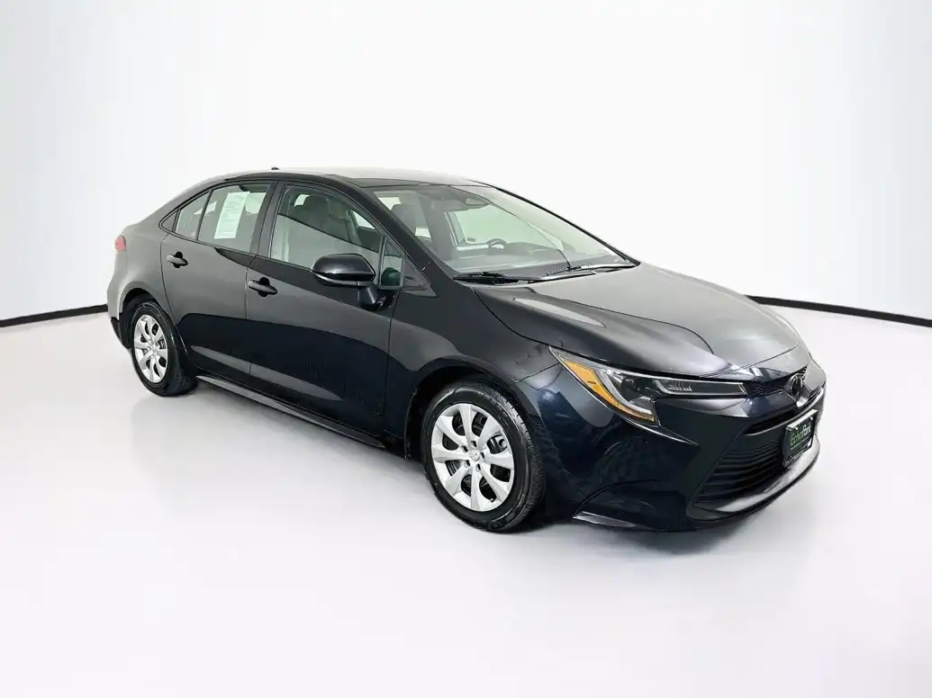 2025 Toyota Corolla LE CVT's photo