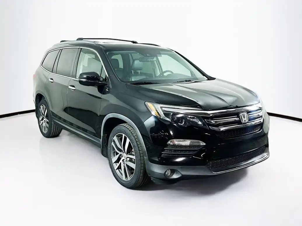 2017 Honda Pilot 4WD Elite's photo