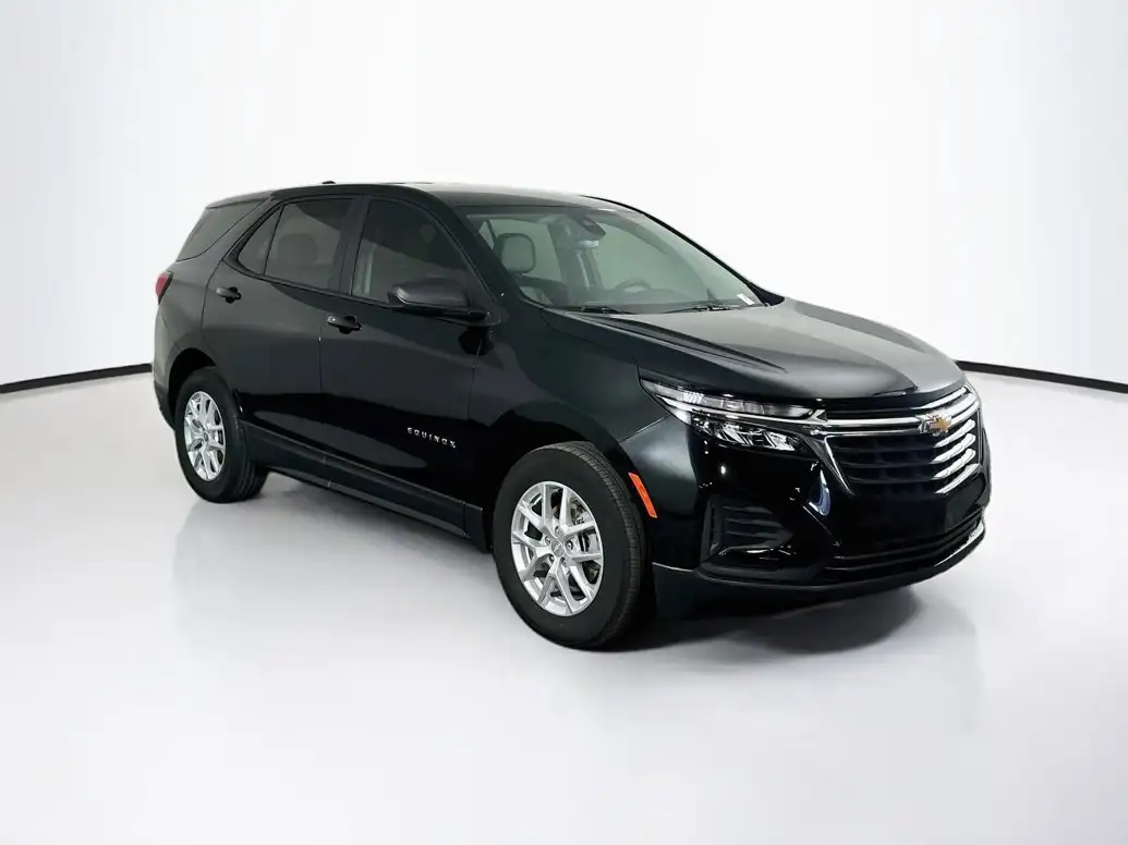 2024 Chevrolet Equinox LS's photo