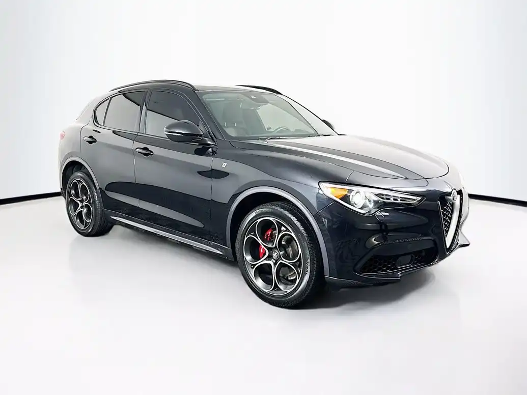 2023 Alfa Romeo Stelvio Ti AWD's photo