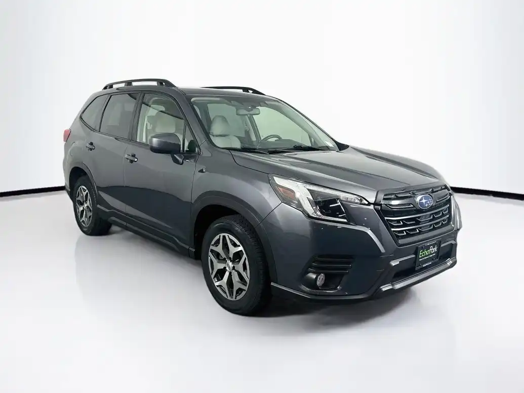 2022 Subaru Forester Premium's photo
