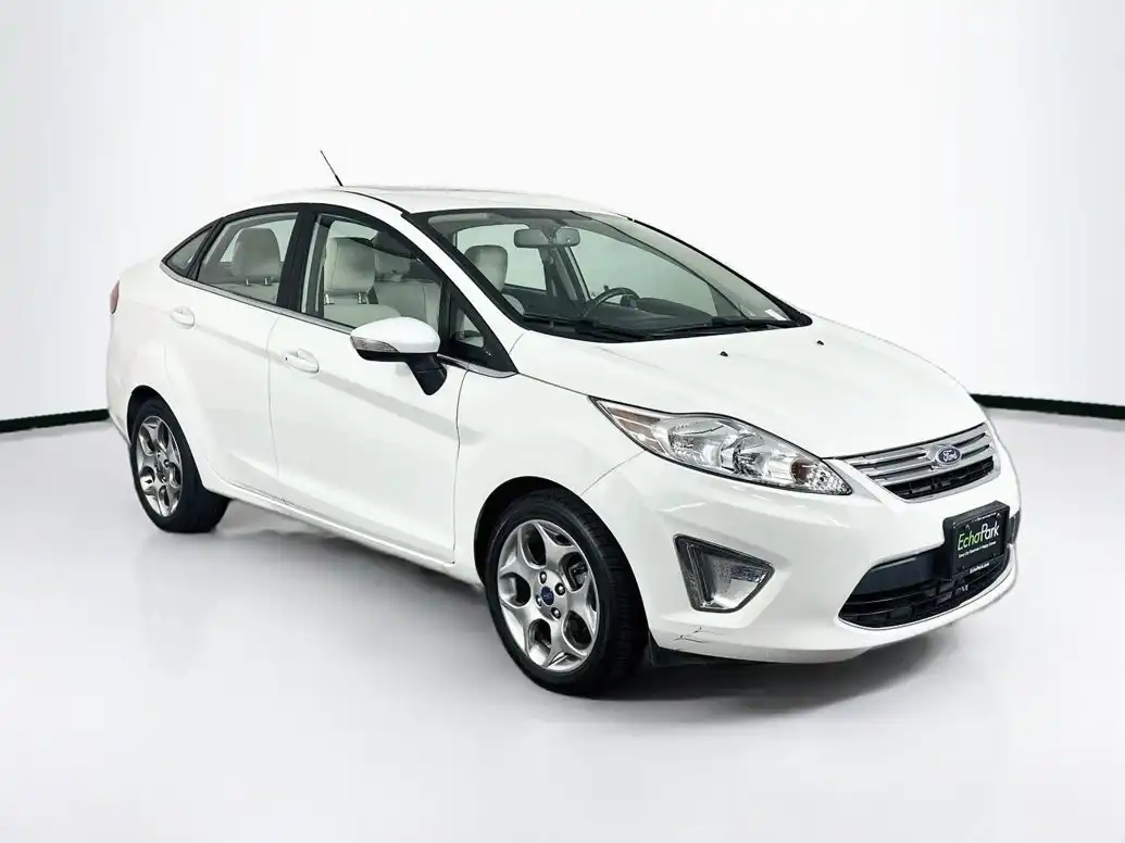 2012 Ford Fiesta SEL Sedan's photo