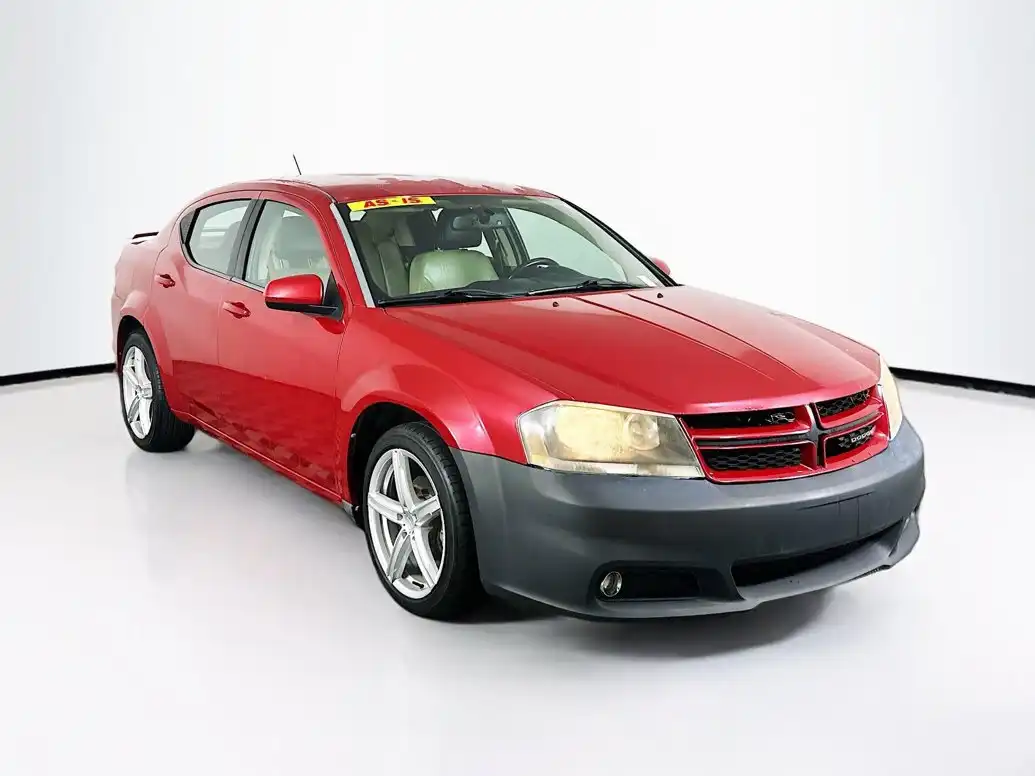 2013 Dodge Avenger SXT's photo