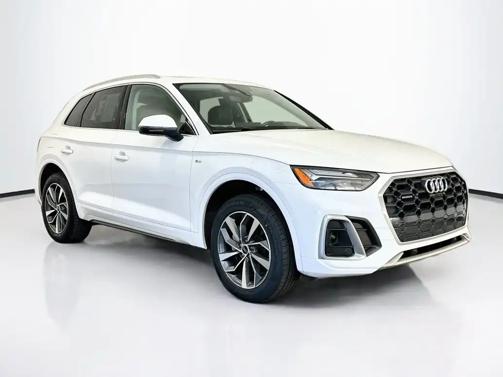 2024 Audi Q5 45 Premium Plus's photo