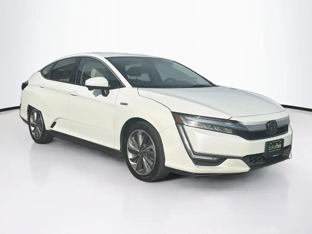 2018 Honda Clarity Plug-In Hybrid Touring's photo