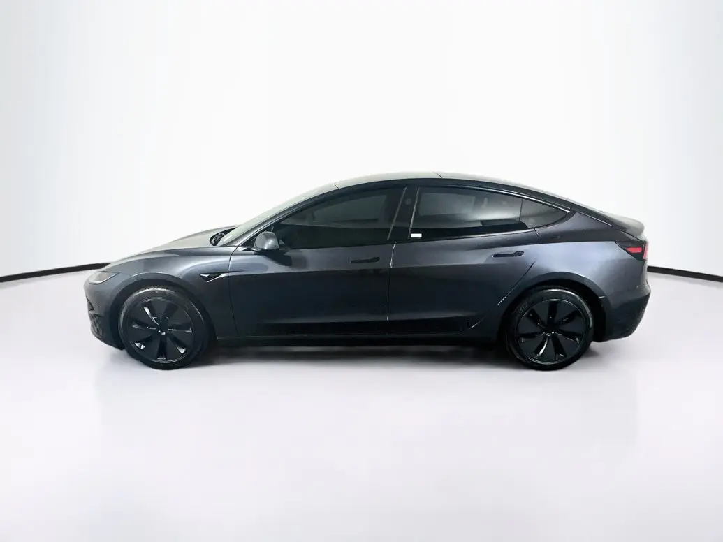 2025 Tesla Model 3 Long Range photo 4