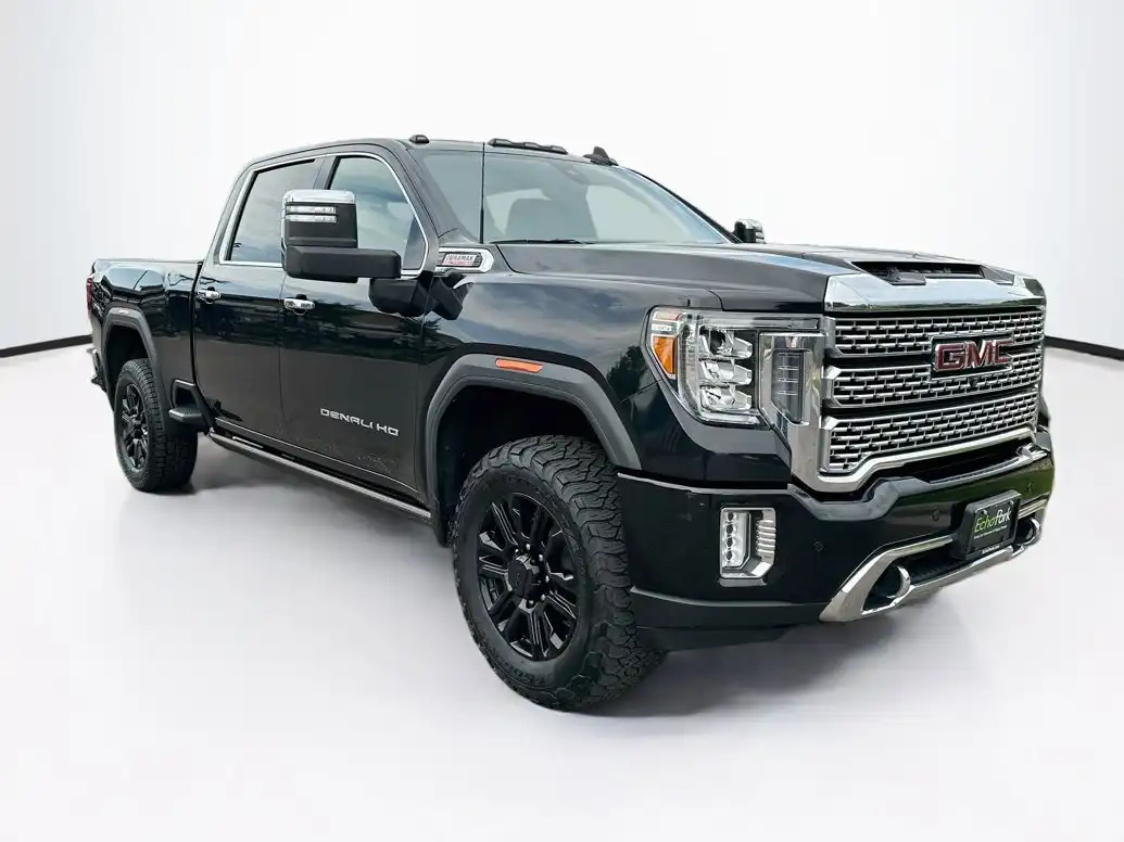 2022 GMC Sierra 4WD Crew Cab Standard Box Denali's photo