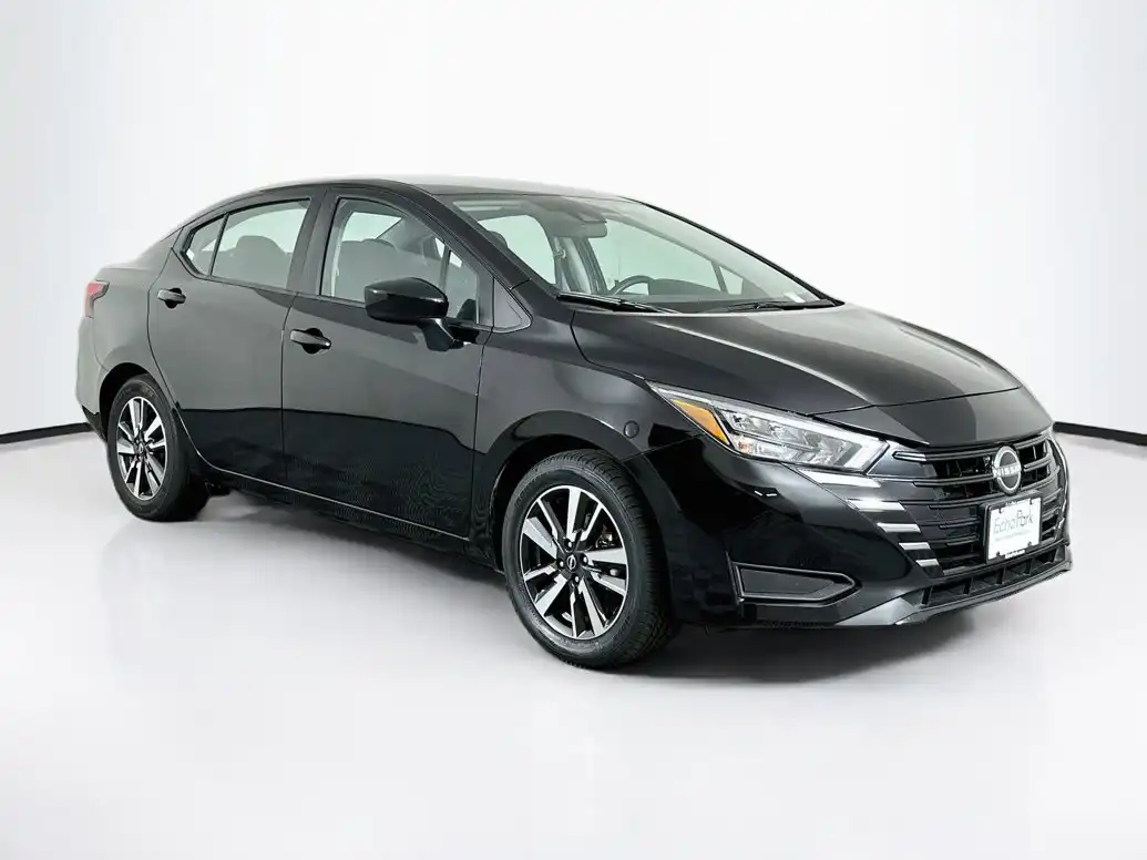 2025 Nissan Versa 1.6 SV CVT's photo