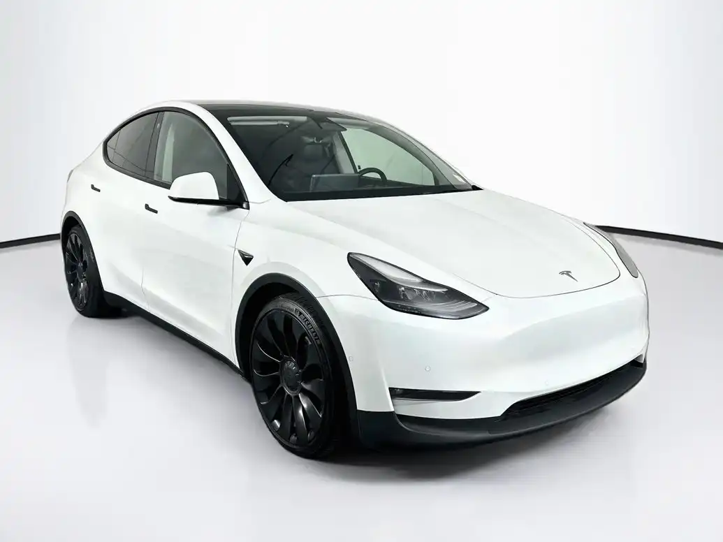 2022 Tesla Model Y Performance Dual Motor All-Wheel Drive's photo