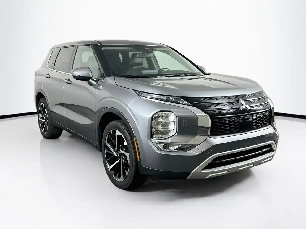 2024 Mitsubishi Outlander SE S-AWC's photo