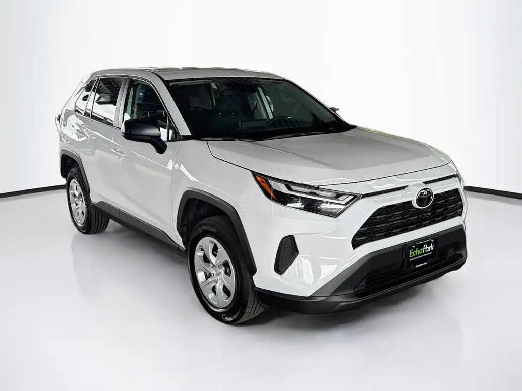 2025 Toyota RAV4 LE AWD's photo