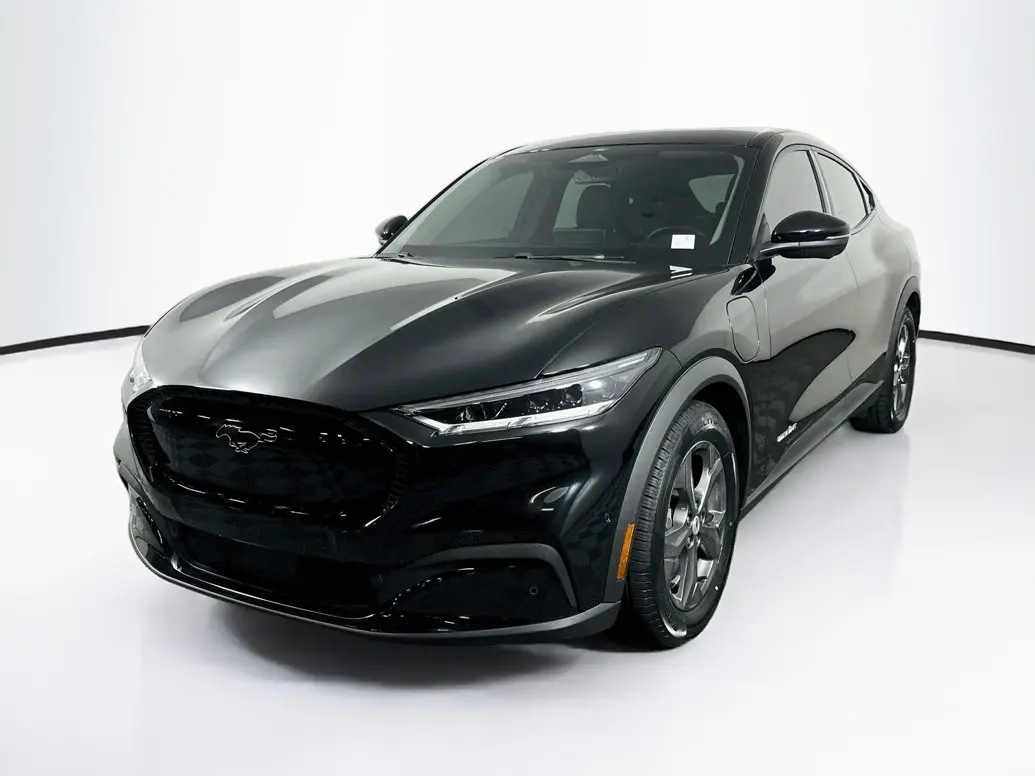 2023 Ford Mustang-Mach-e Select photo 3