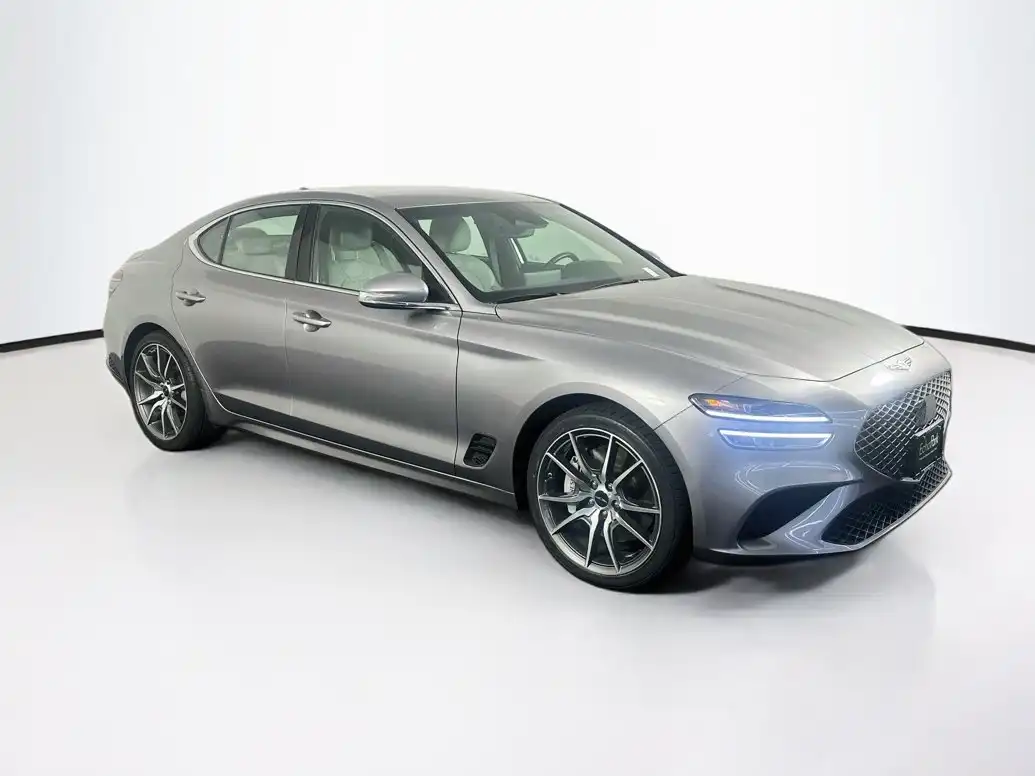2025 Genesis G70 2.5T Standard's photo