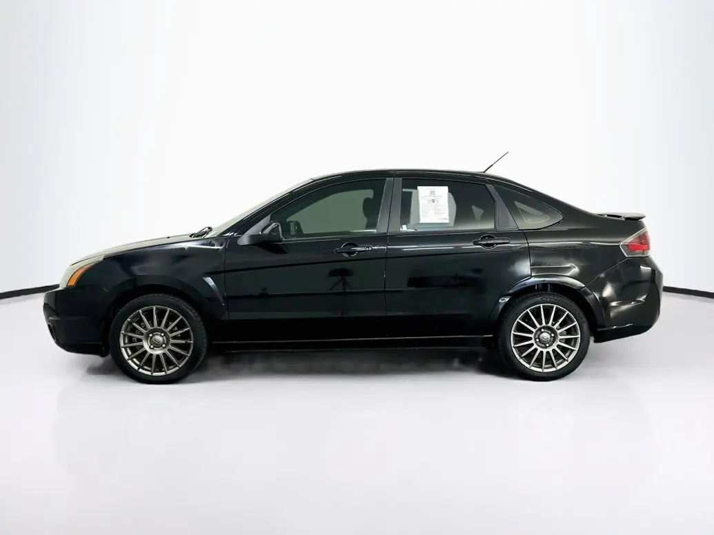 2011 Ford Focus SES photo 4