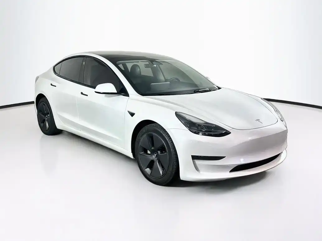2023 Tesla Model 3 Base's photo