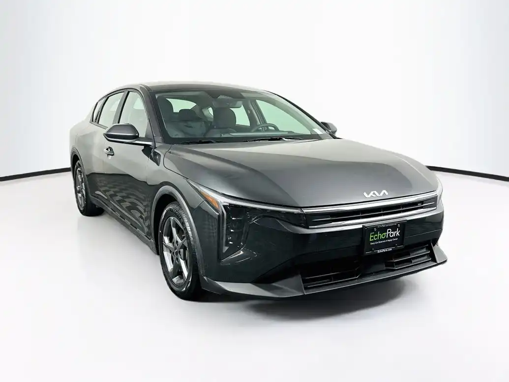 2025 Kia K4 LXS AT's photo
