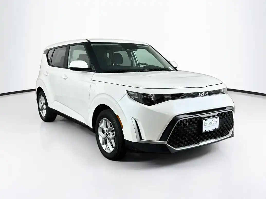 2025 Kia Soul 2.0 LX IVT's photo