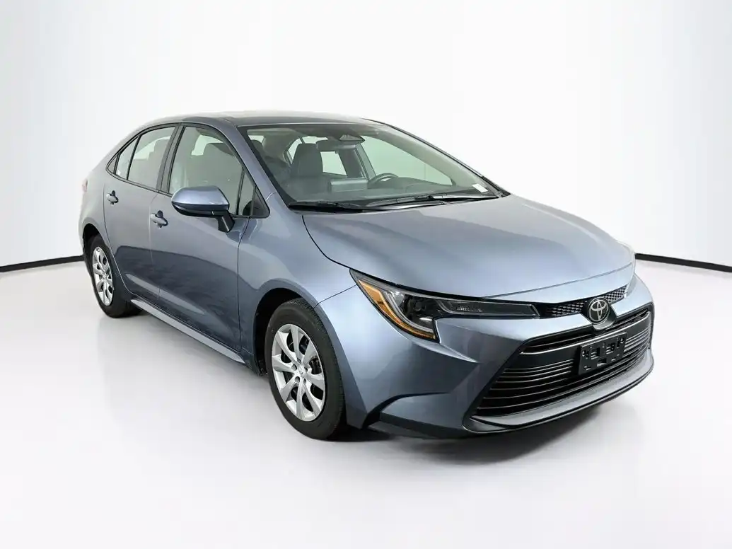 2025 Toyota Corolla LE CVT's photo