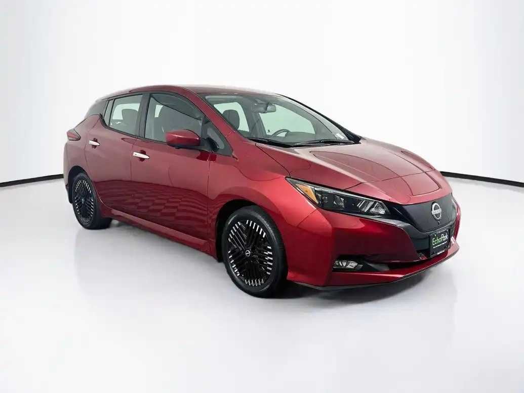 2023 Nissan Leaf SV Plus's photo