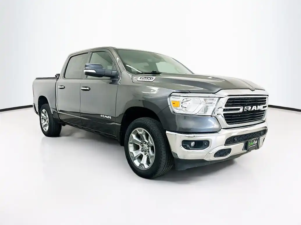 2020 RAM 1500 Big Horn/Lone Star 4x4 Crew Cab 5'7's photo