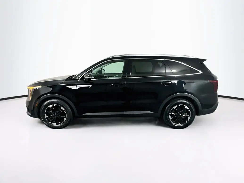 2024 Kia Sorento S Auto photo 4