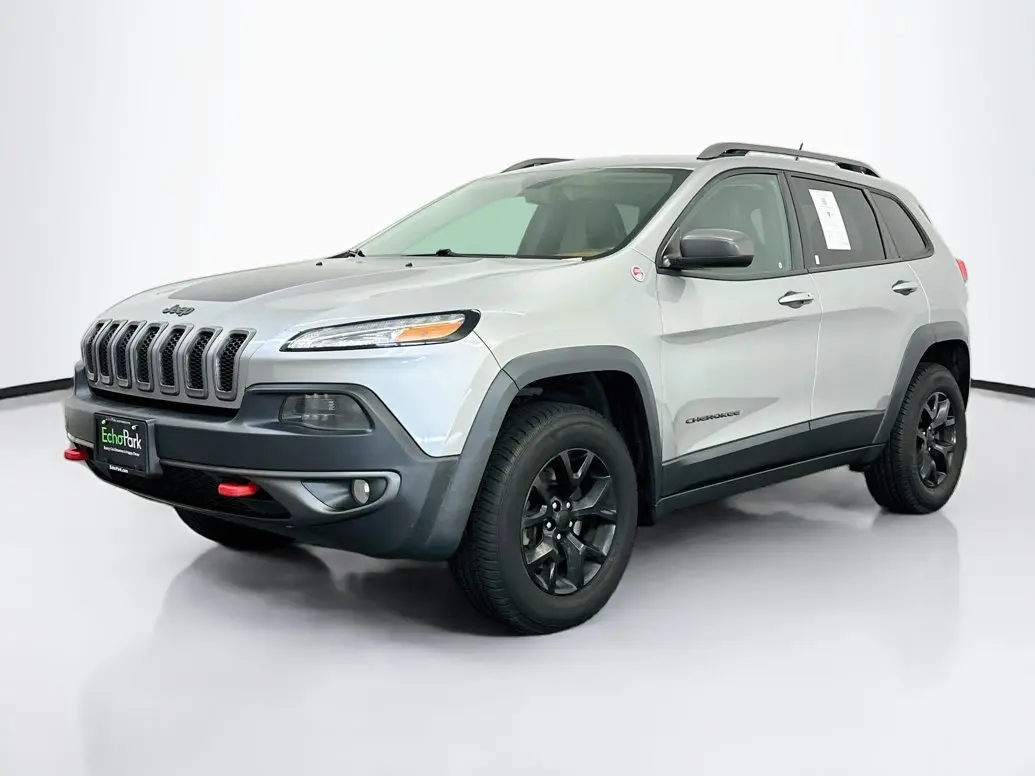 2015 Jeep Cherokee Trailhawk 4WD photo 3