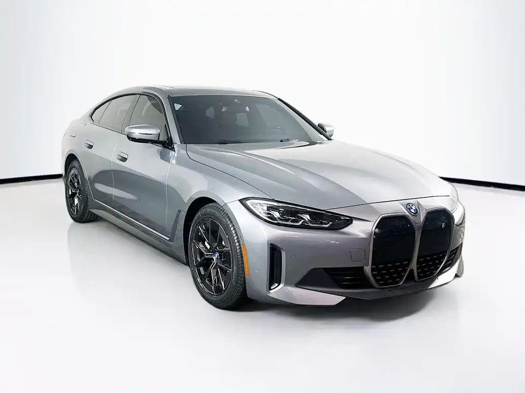 2023 BMW i4 eDrive35's photo