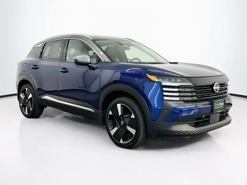 2025 Nissan Kicks 2.0 SR AWD's photo