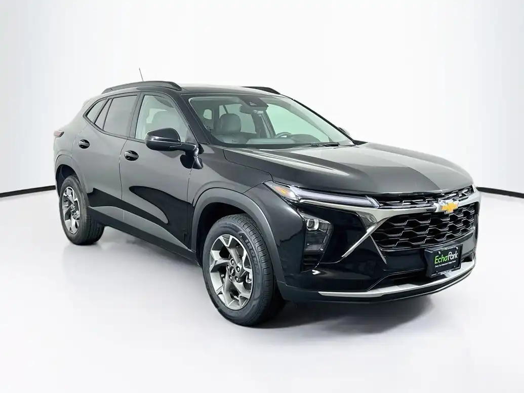 2025 Chevrolet Trax LT's photo