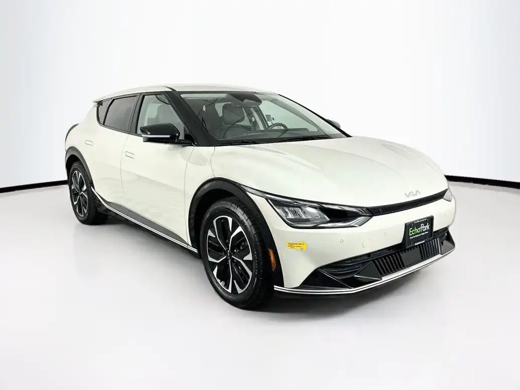 2022 Kia EV6 Wind's photo