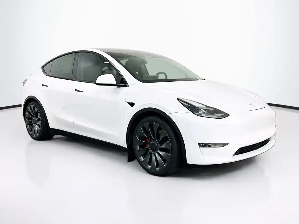 2022 Tesla Model Y Performance Dual Motor All-Wheel Drive's photo
