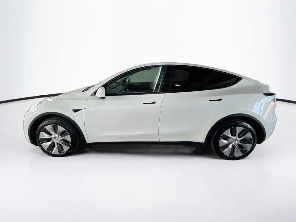 2023 Tesla Model Y Long Range Dual Motor AWD photo 4