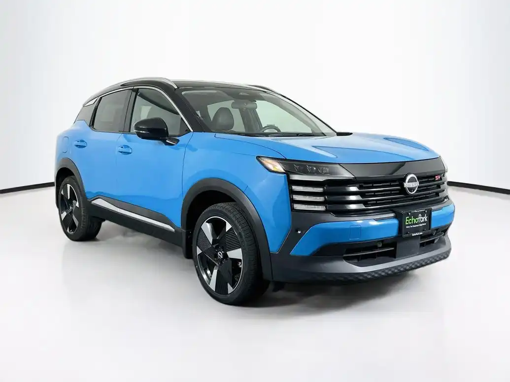 2025 Nissan Kicks 2.0 SR AWD's photo