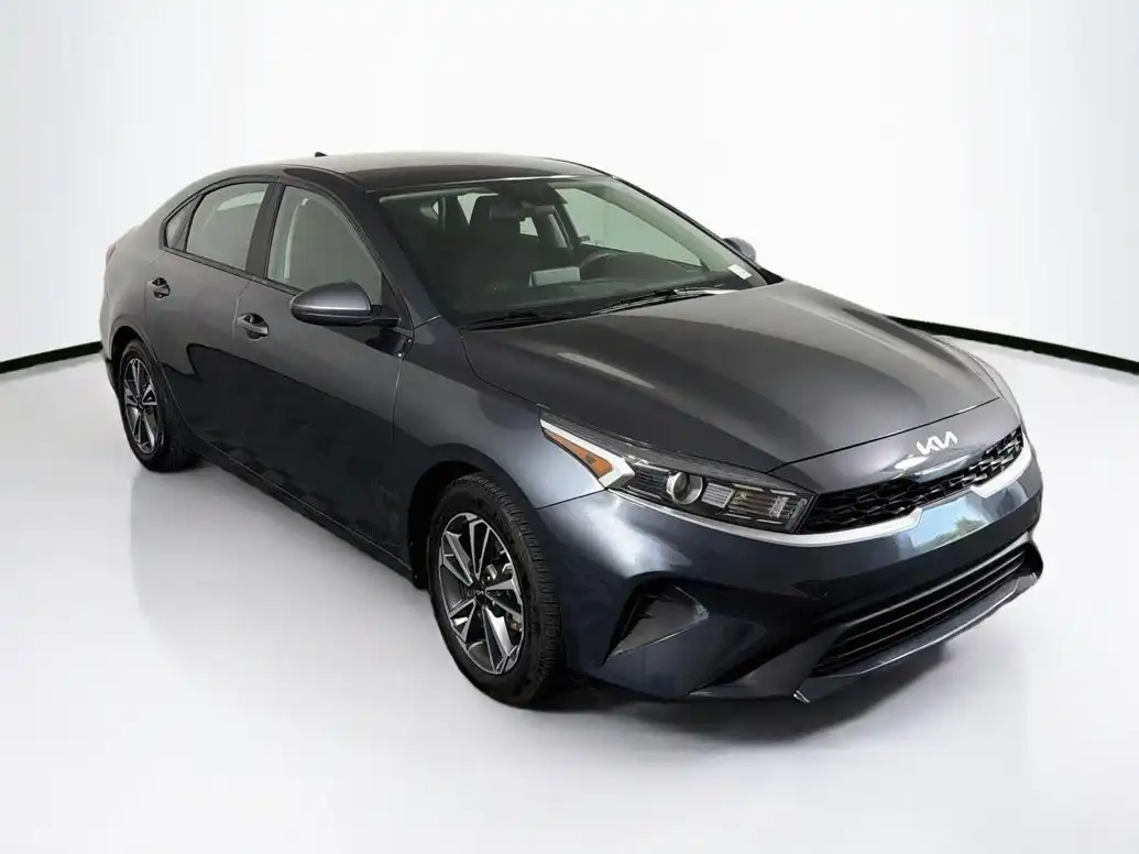 2024 Kia Forte LXS AT's photo